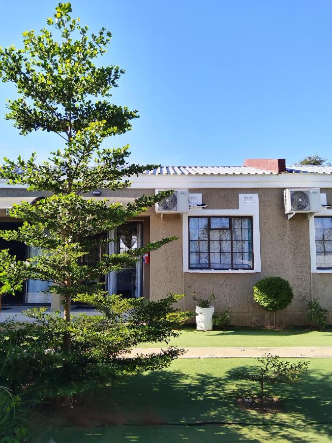 Looks Cottages Self Catering Apartments Kasane Zewnętrze zdjęcie