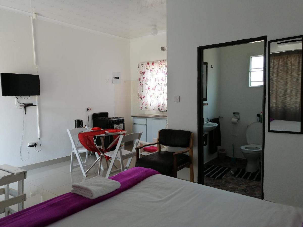 Looks Cottages Self Catering Apartments Kasane Zewnętrze zdjęcie